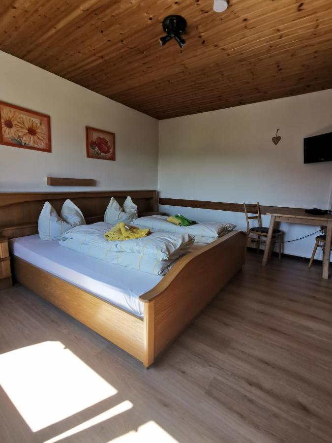Hotel Garni Austermayer Traunreut Exteriör bild
