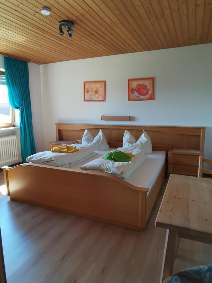 Hotel Garni Austermayer Traunreut Exteriör bild