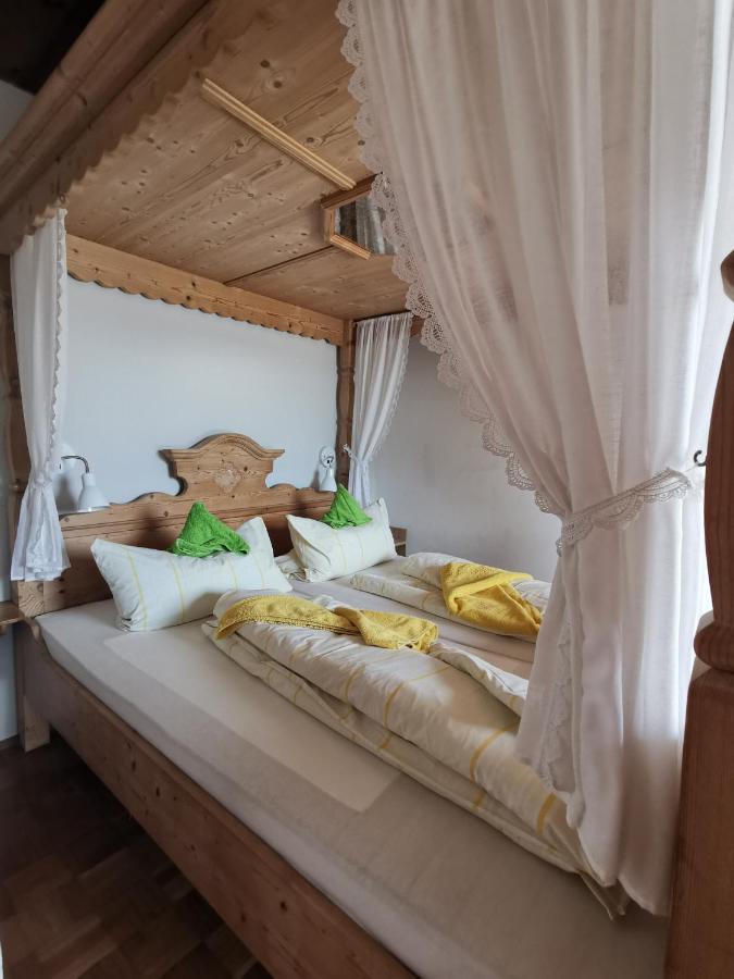 Hotel Garni Austermayer Traunreut Exteriör bild
