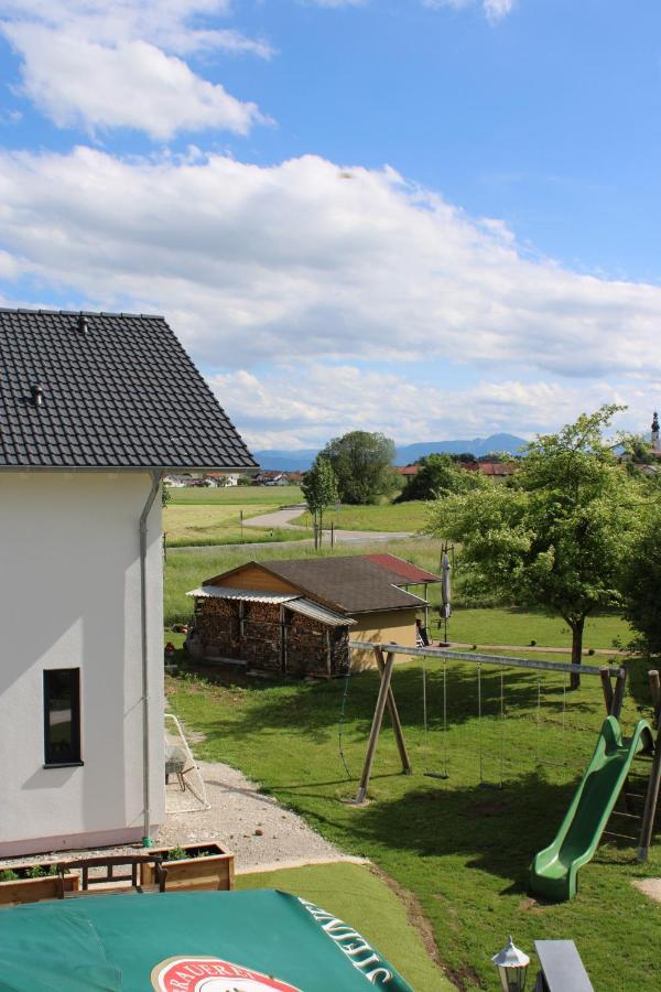Hotel Garni Austermayer Traunreut Exteriör bild